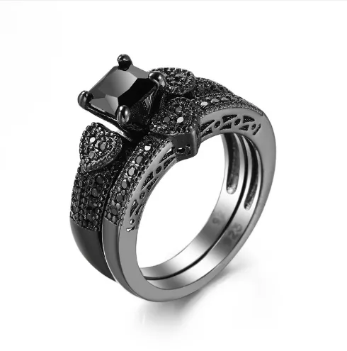 Stylish black gold zircon set ring