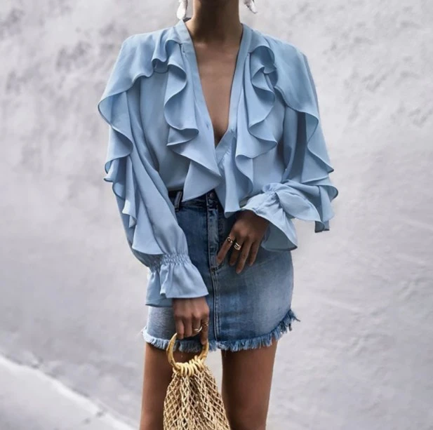 V-neck horn sleeve long sleeve