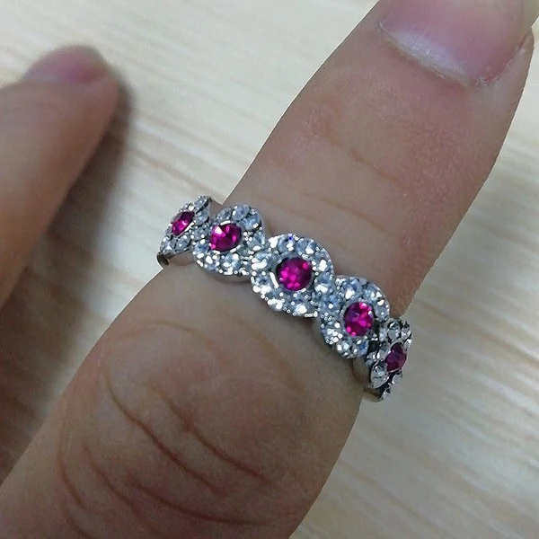 New micro-set ruby engagement ring Europe and the new grandmother green zircon strip