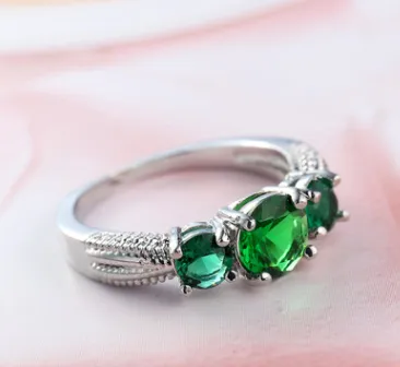 Fashion Platinum Lady Ring Emerald Crystal Diamond Jewelry Gift Jewelry
