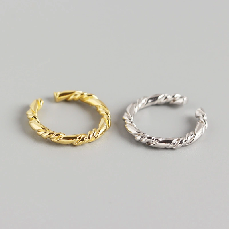 Irregular twisted wire ring