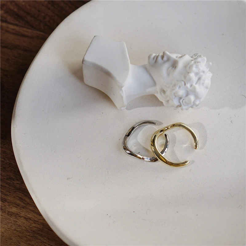 Wave two-tone ring