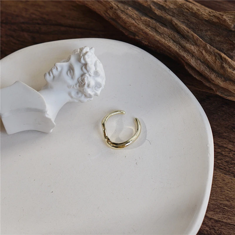 Wave two-tone ring