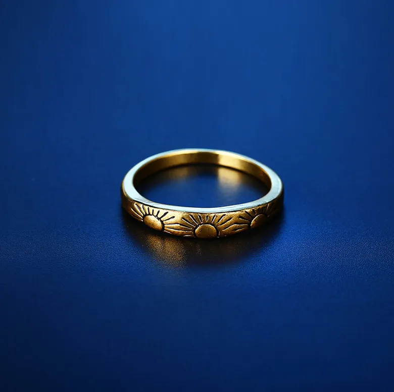 European and American 14K Gold Engagement Ring