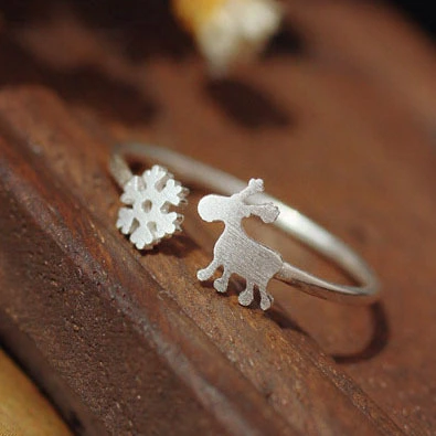 Fawn snowflake sterling silver ring