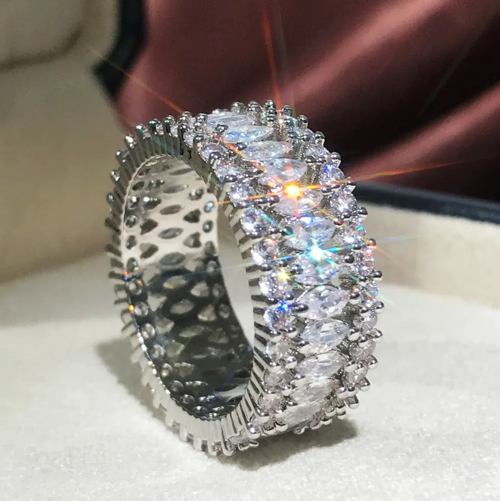 Fashionable Circle Zirconium diamond ring