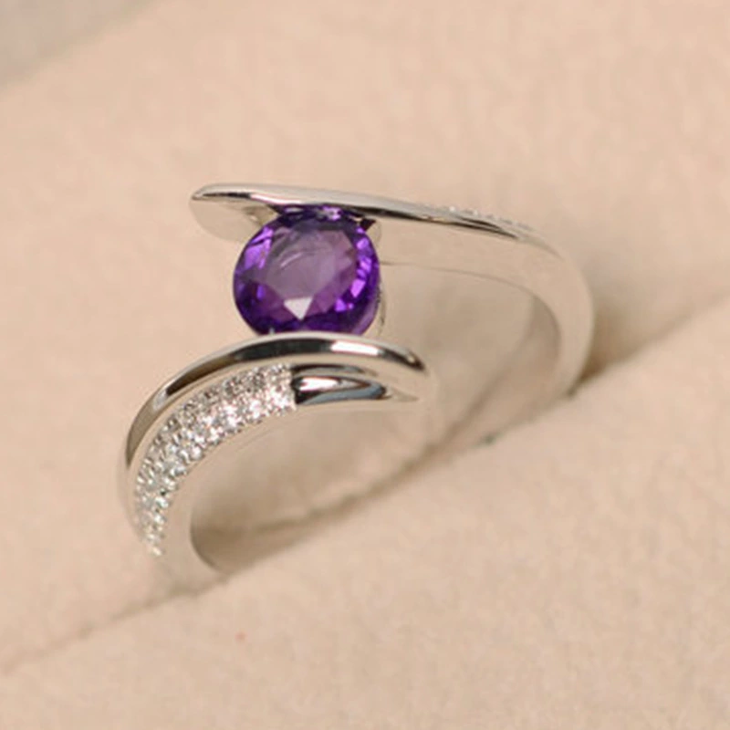 Round zircon ring