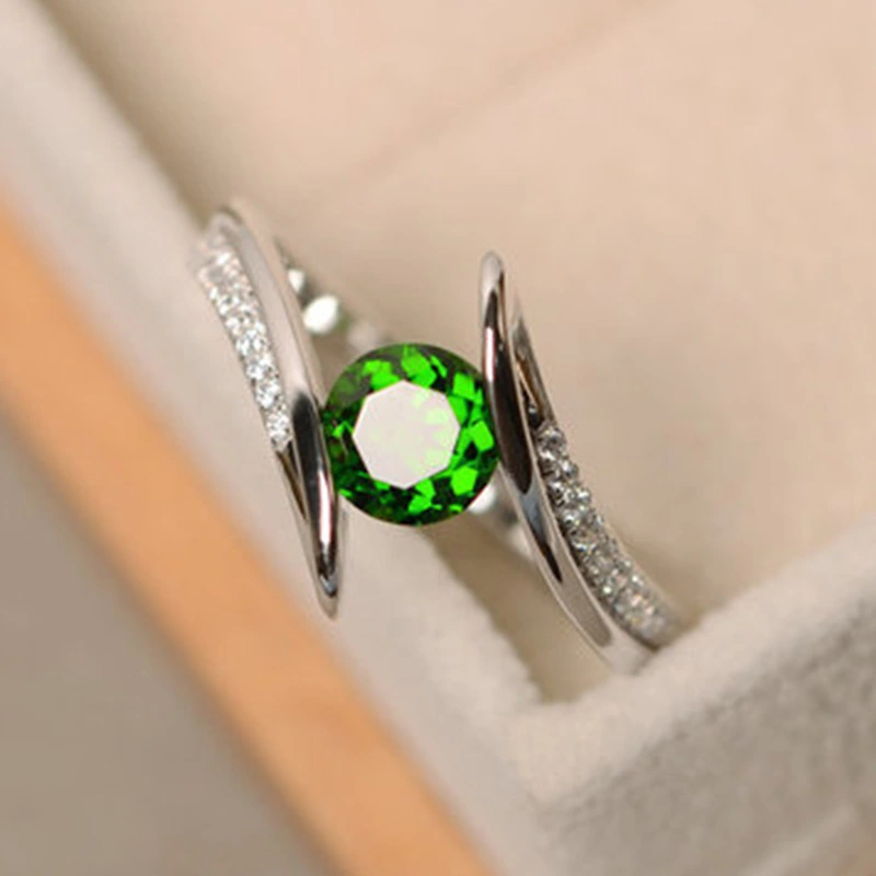 Round zircon ring