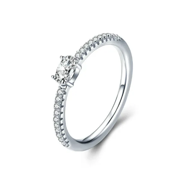 Simple and stylish zircon ring