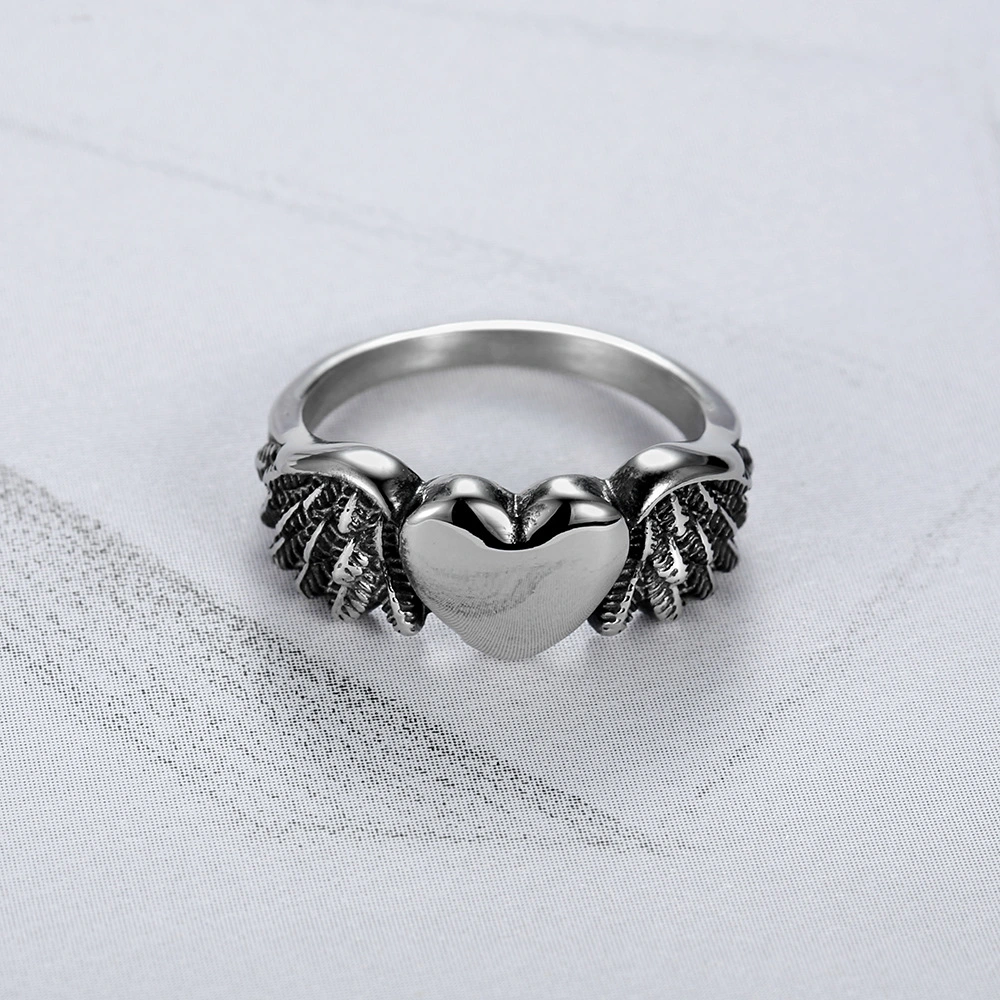 Heart-shaped wings locomotive ladies ring