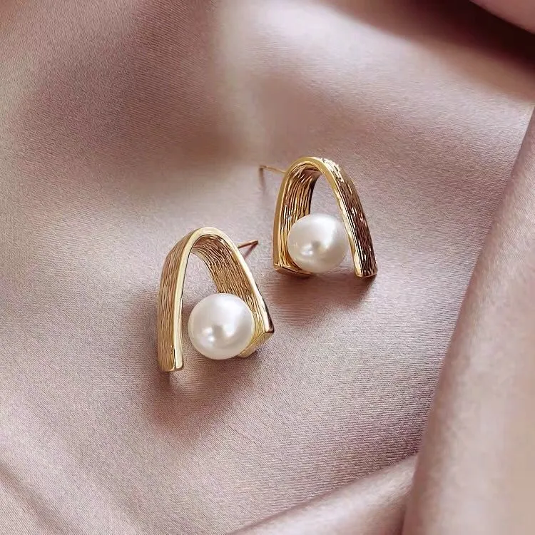 925 Silver Needle Curved Pearl Metal Stud Earrings