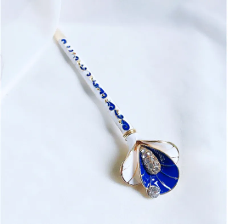 Alloy Palace Step Shaking Plate Hairpin Blue and White Porcelain