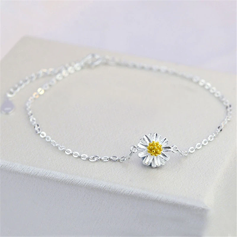 Simple and Fresh Small Daisy Flower Sterling Silver Foot Ornament