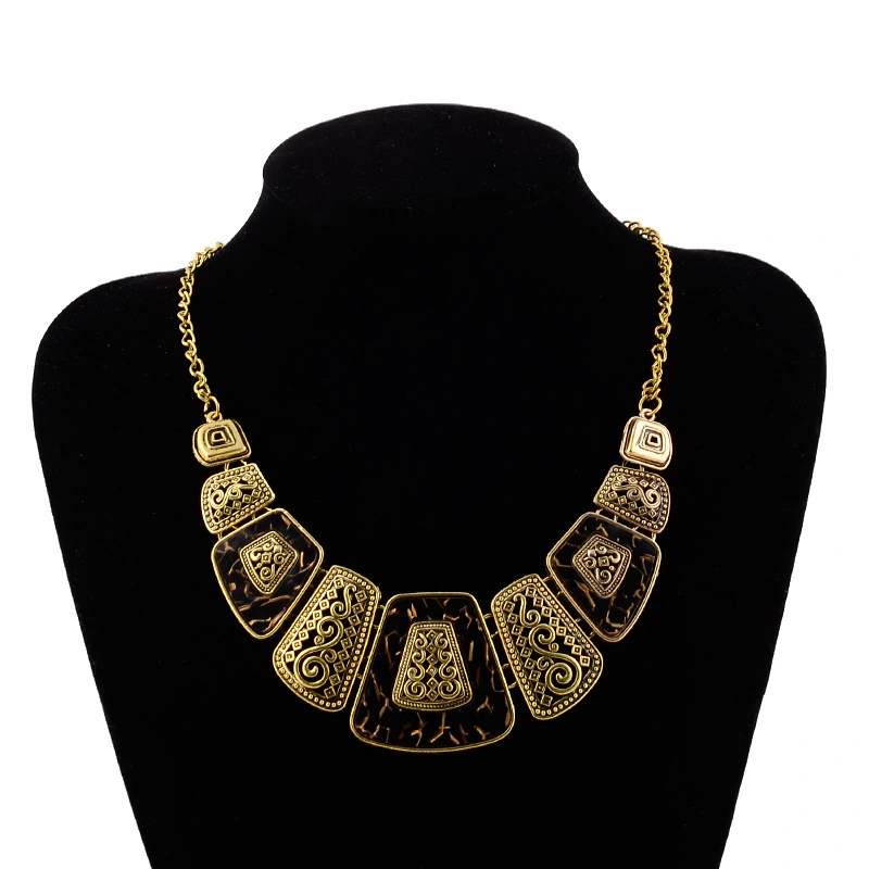 Bohemian Style Scalloped Necklace