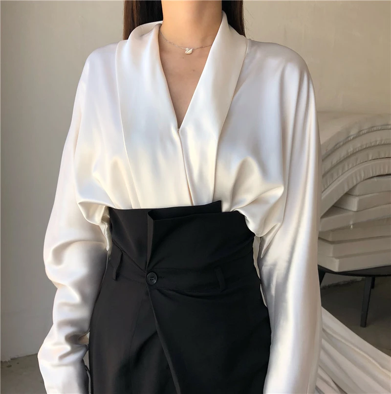 Vintage silk V-neck loose white shirt