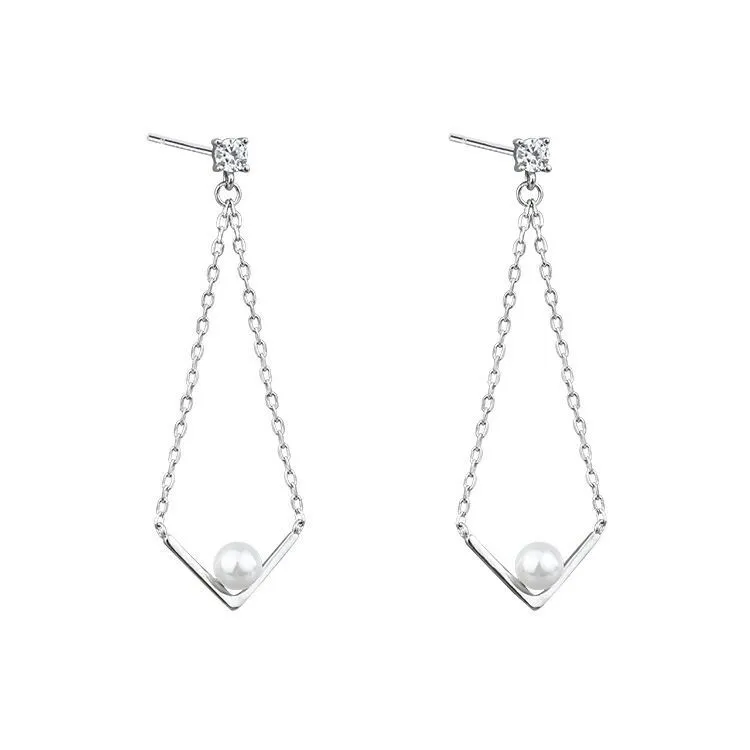 Female geometric triangle earrings