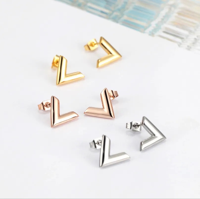 Curved V Stud Earrings