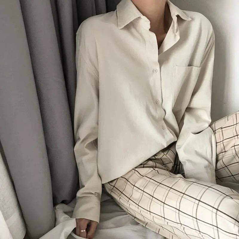 Loose mid-length cotton and linen top
