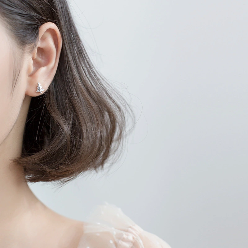 Asymmetrical snowflake earrings