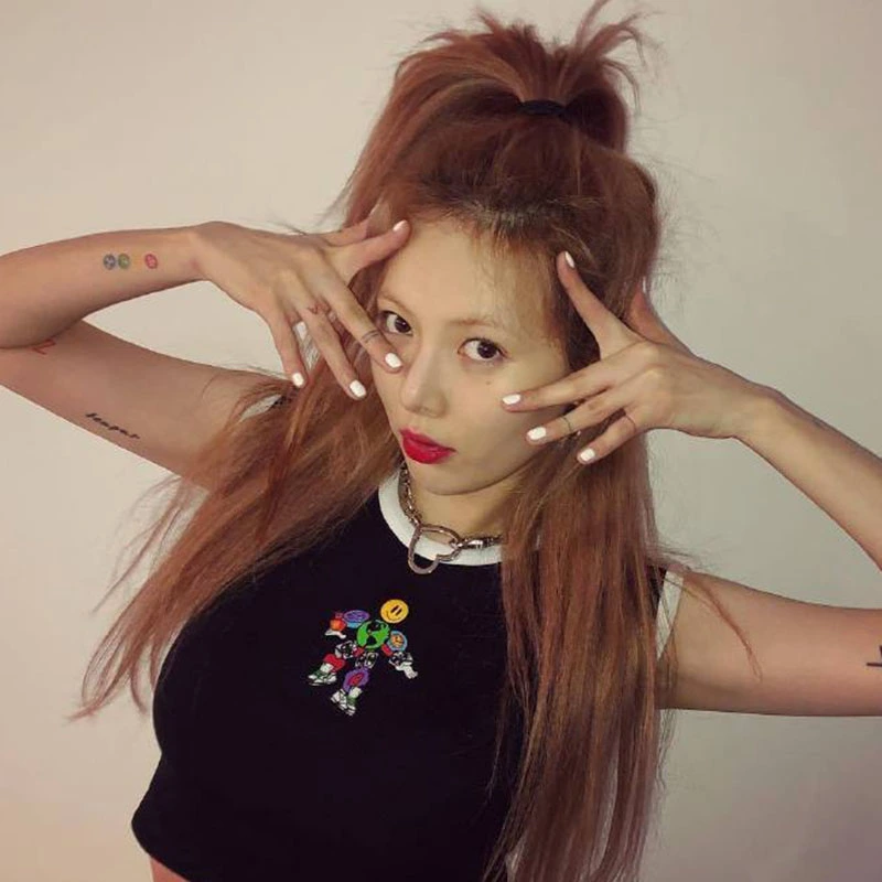 Jin Shengya Star with the same ins super-hot personality original habitat funny robot printing round collar body-cultivating vest woman