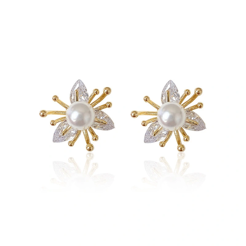 Ladies S925 Silver Needle Pearl Petal Stud Earrings