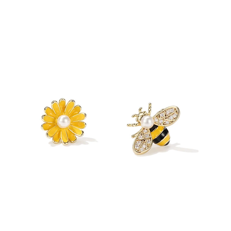 Bee stud earrings