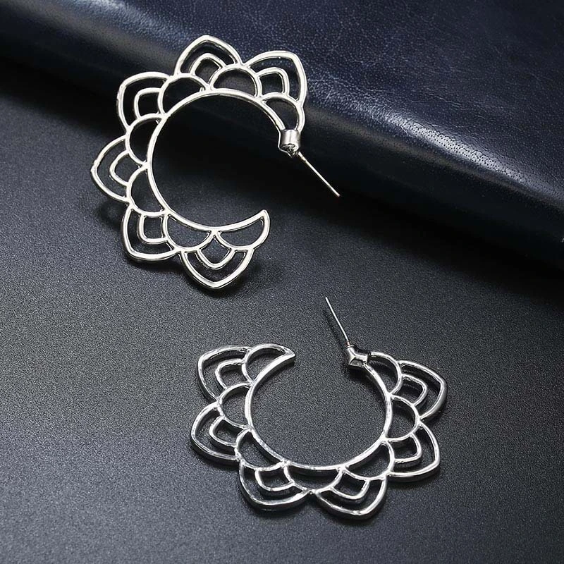 Women's Hollow Flower Earrings