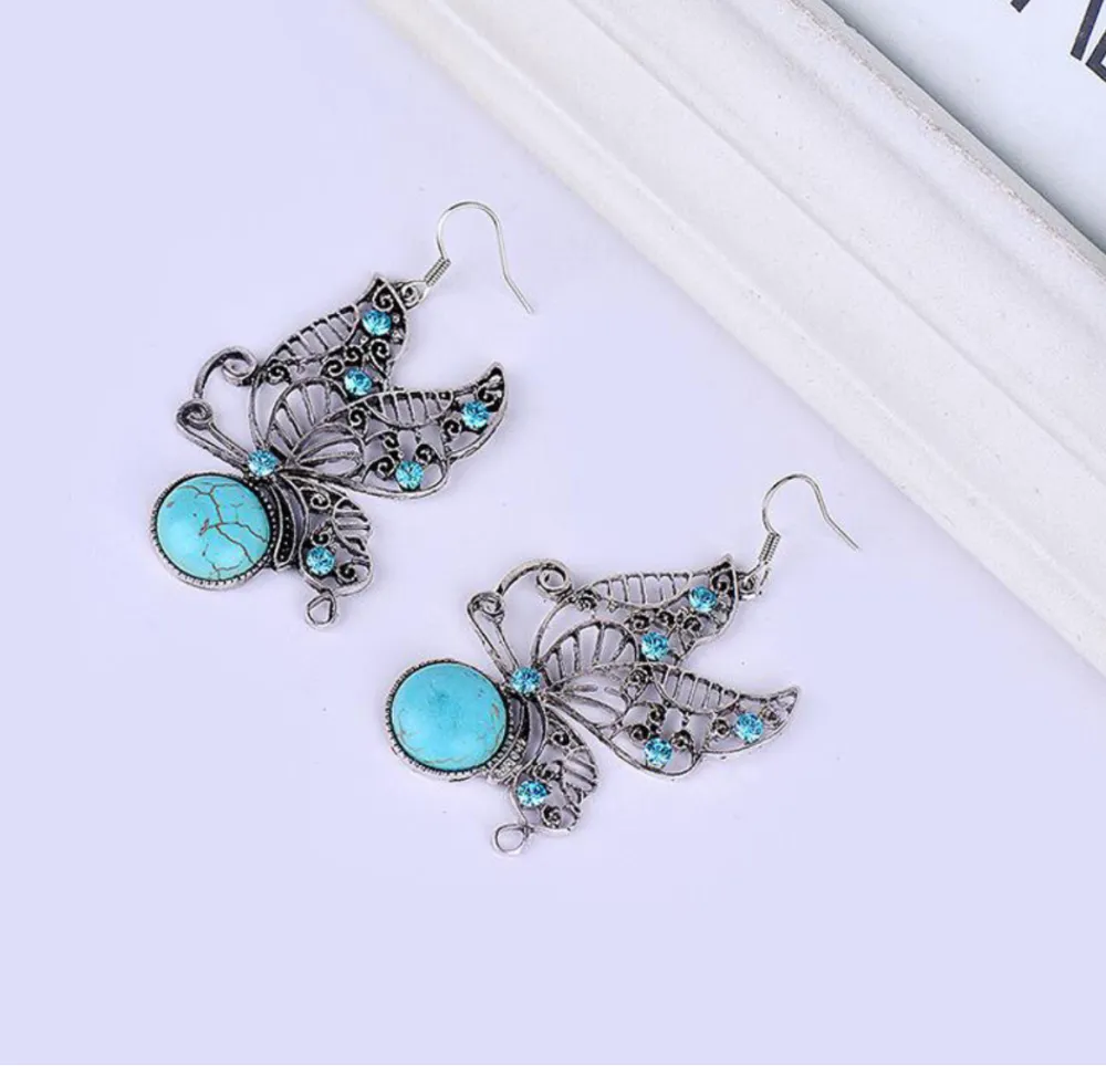 Openwork butterfly earring