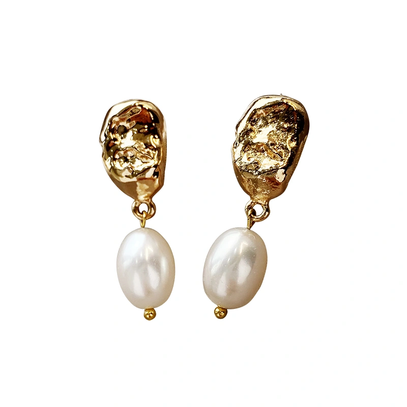 Natural Baroque pearl earrings