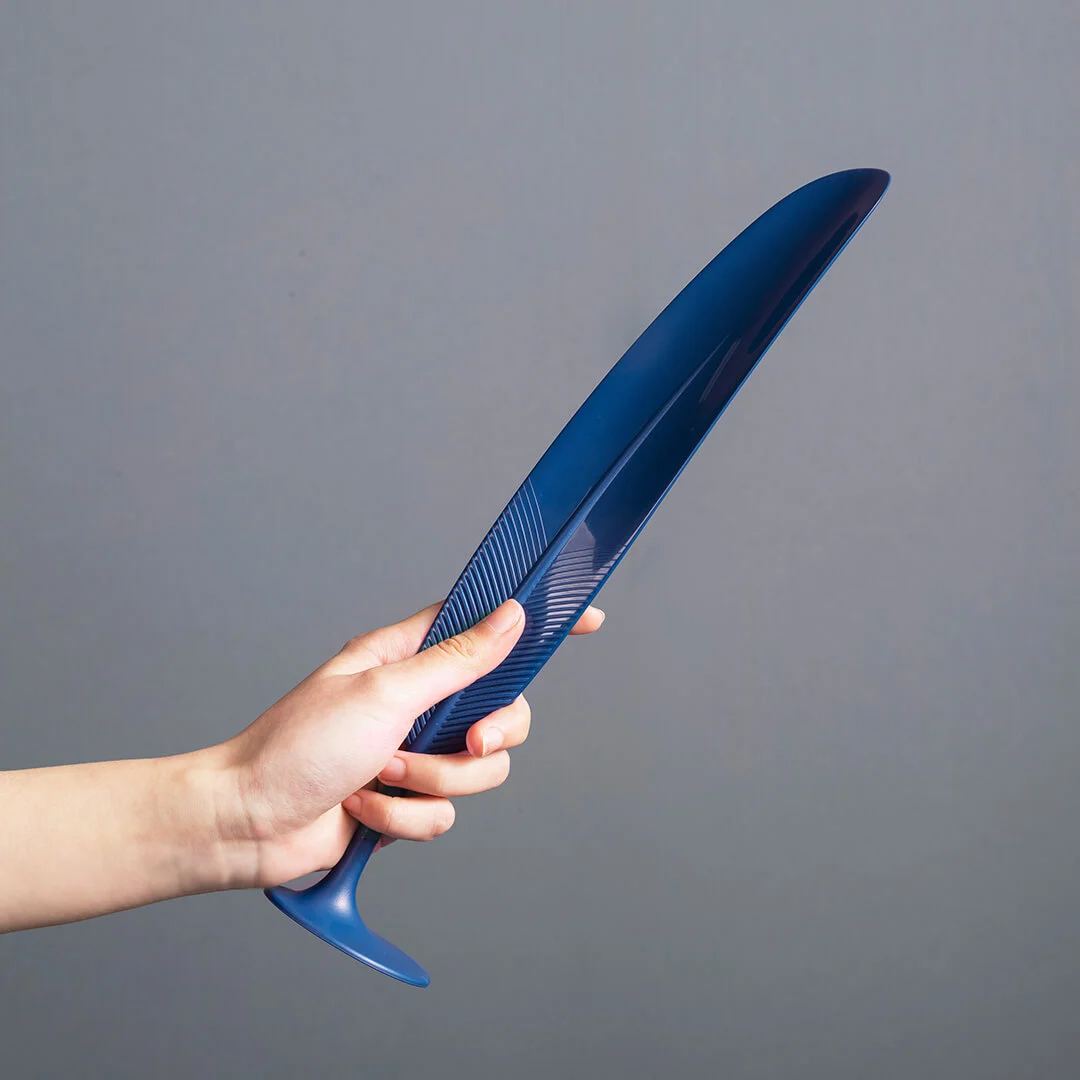 Hand-held shoes without touching shoes