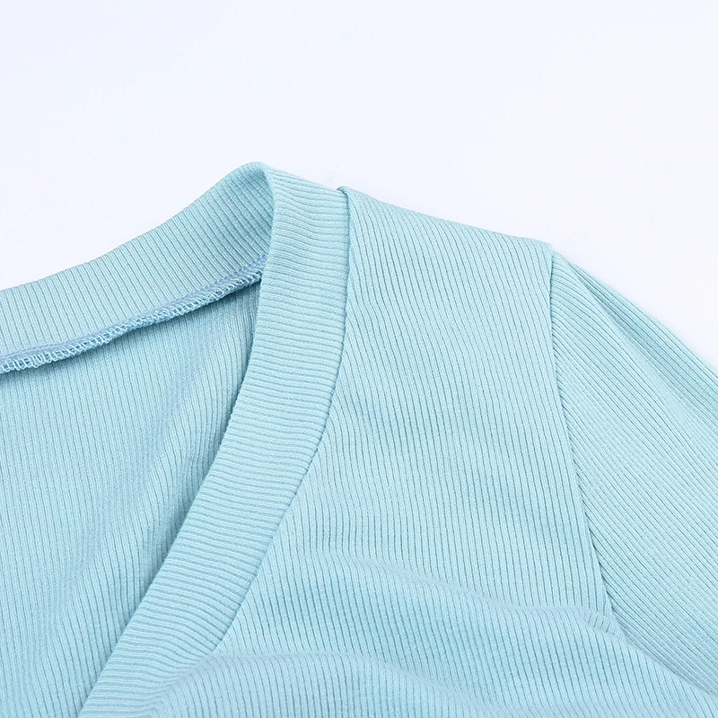 V-neck short sweater