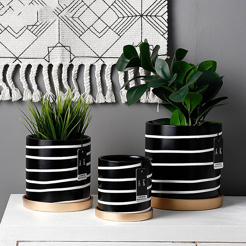 Ceramic black and white line flower pot