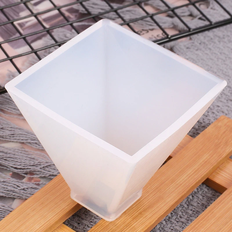 Crystal Epoxy Pyramid Mould