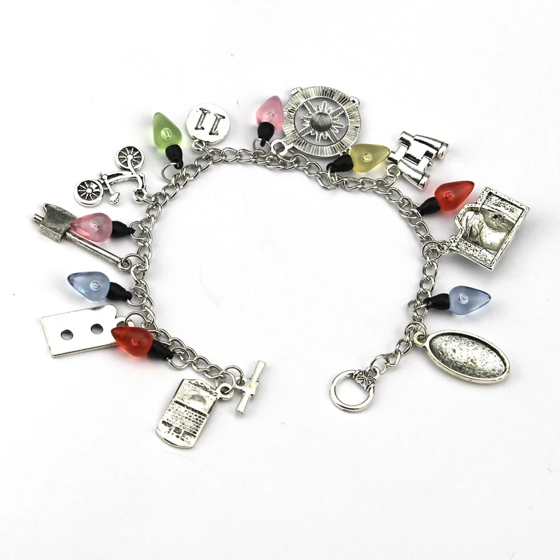 Light bulb bracelet