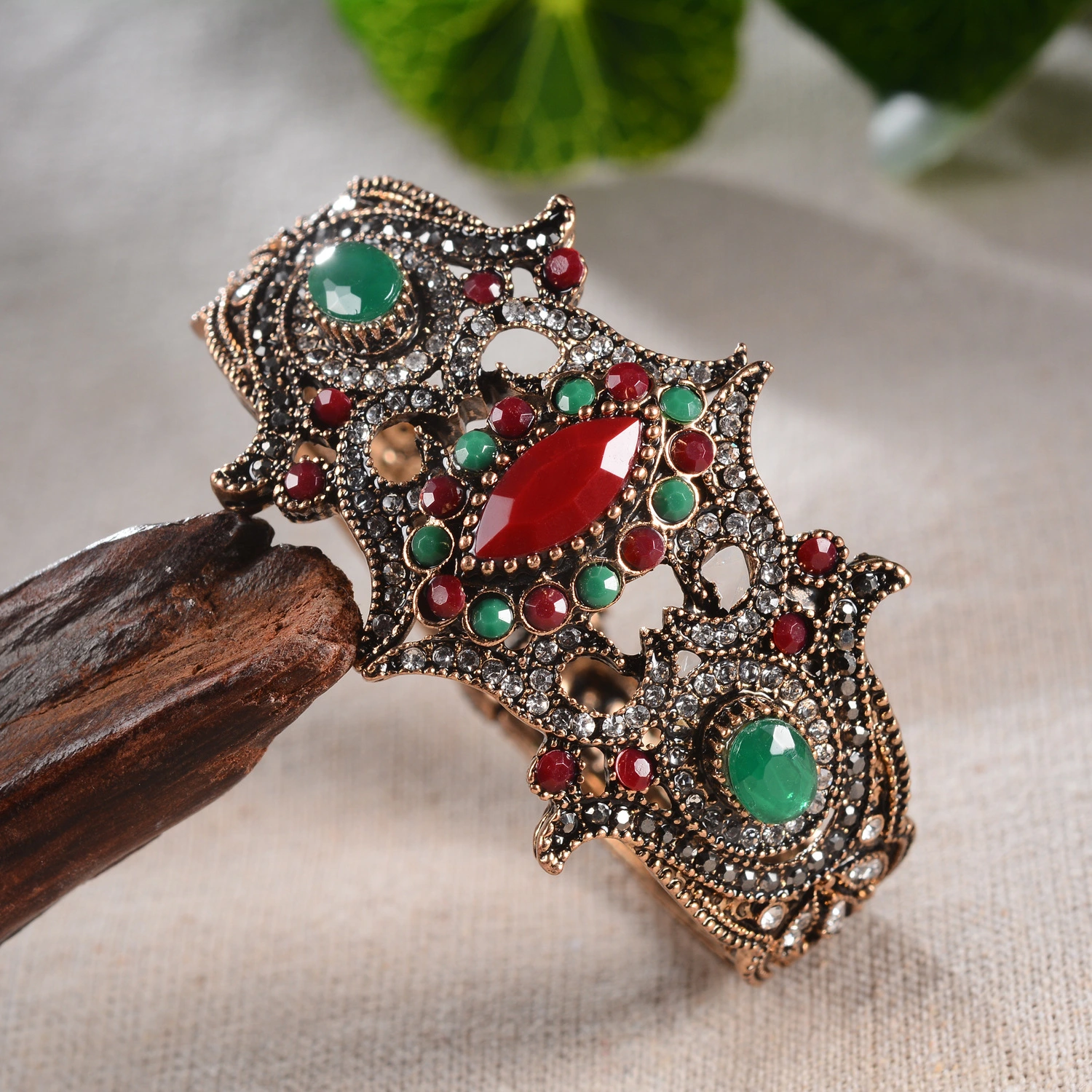 Gold-plated and diamond ladies bracelet