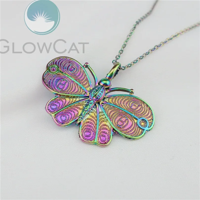 Simple and stylish butterfly necklace