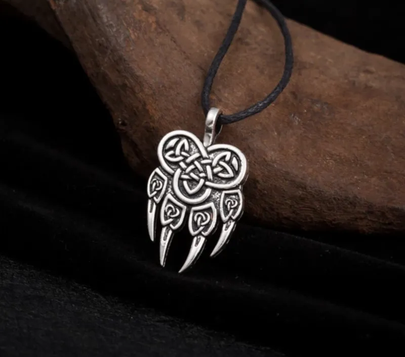 The Wolf claws pendant