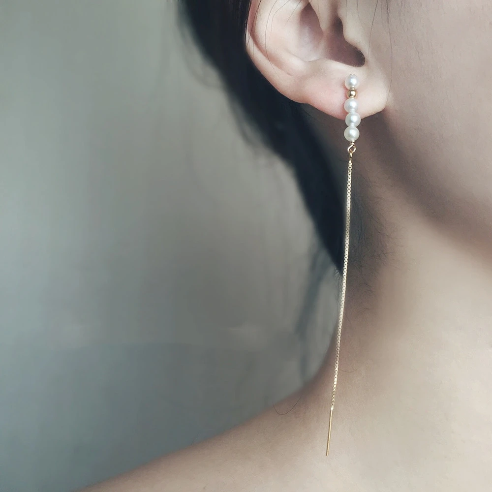 Exaggerated string studs