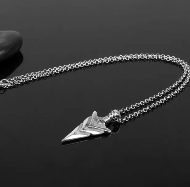 European and American film and television peripheral hot sell accessories ARROW ARROW glow-in-the-dark alloy key chain pendant