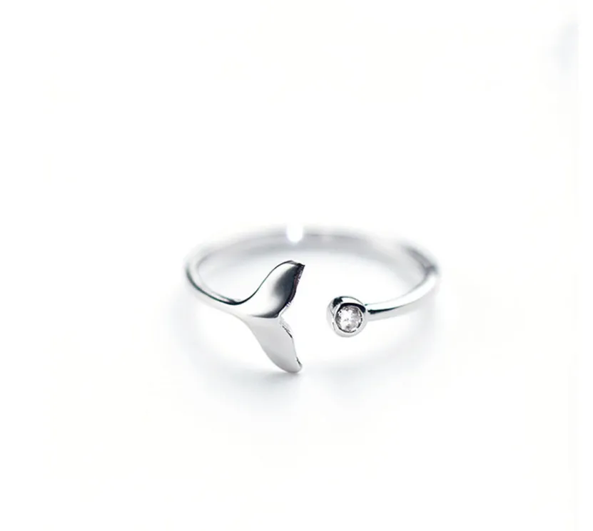 Stylish zircon mermaid ring