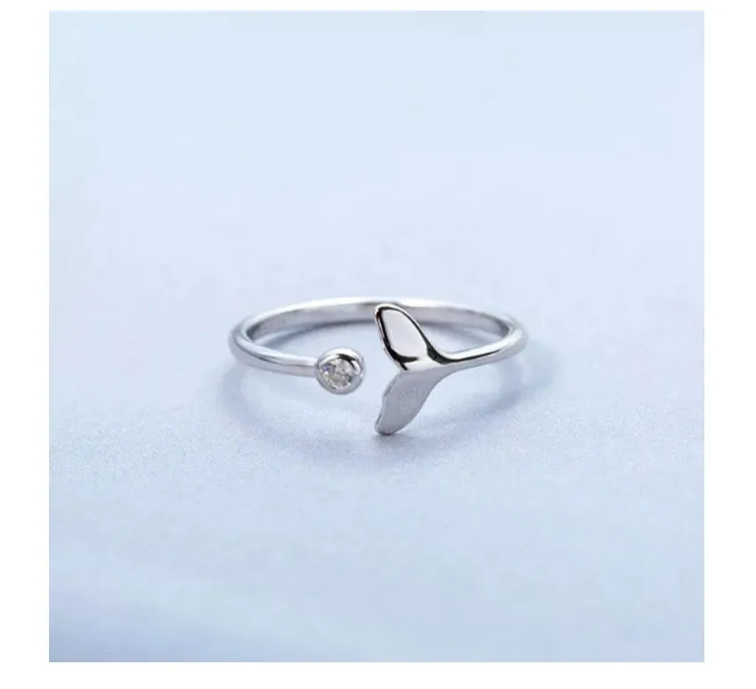 Stylish zircon mermaid ring