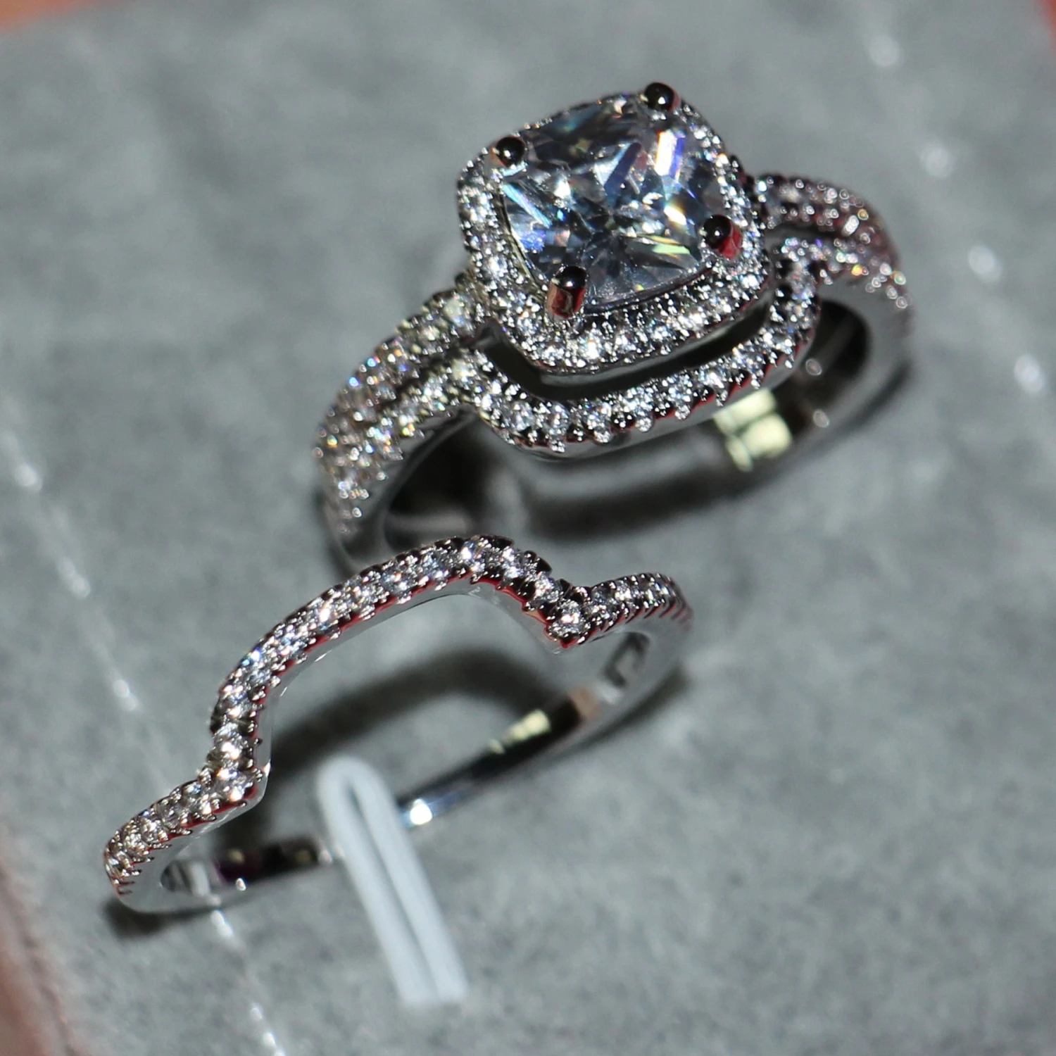 Electroplated real gold zircon ring