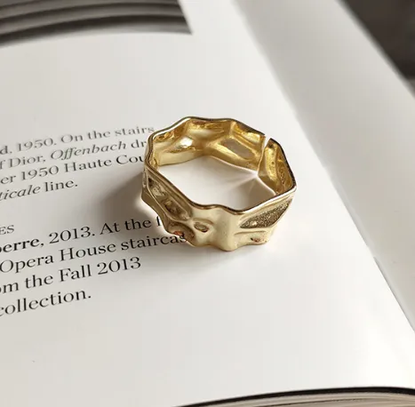 Irregular golden ring