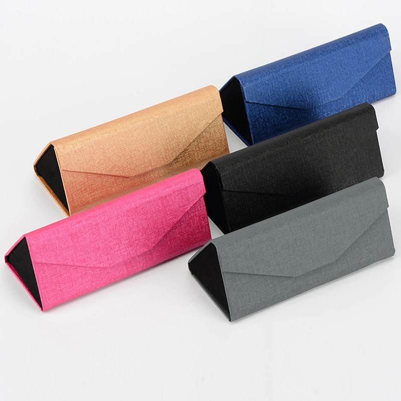 Triangle glasses case