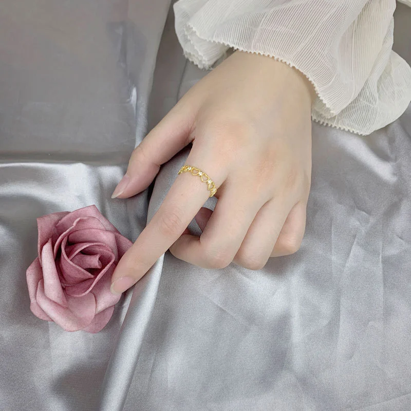 Silver light luxury hollow love index finger ring