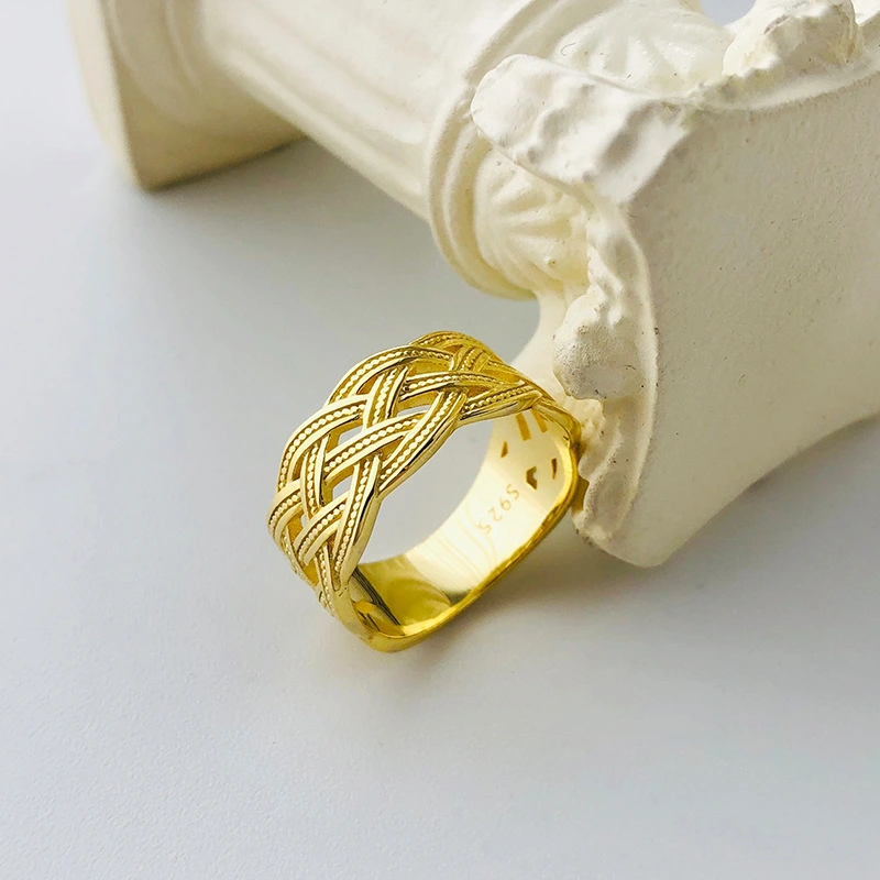 Twist mesh hollow ring