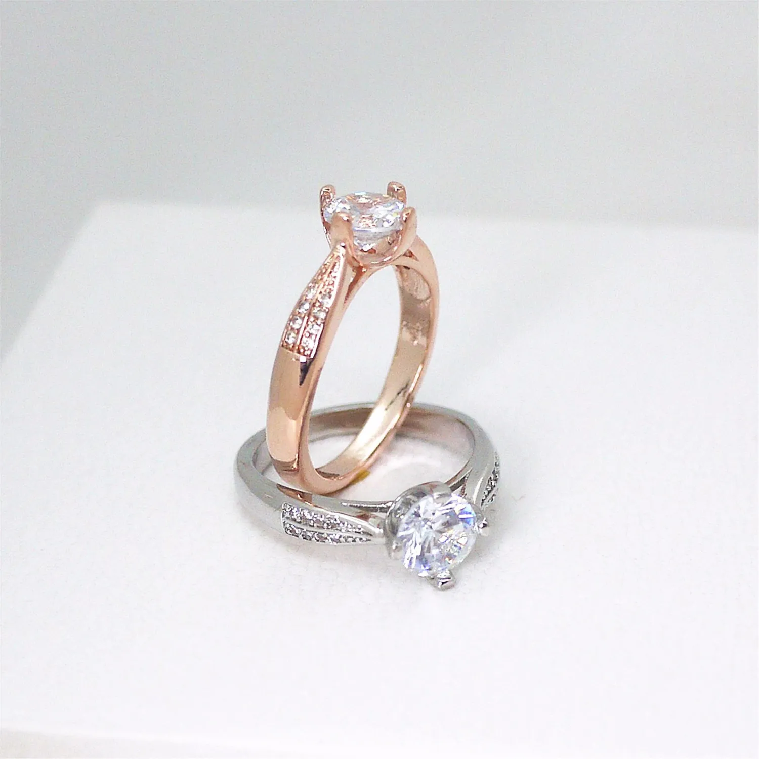 Classic one carat simulation diamond ring micro AAA zircon four claw wedding ring