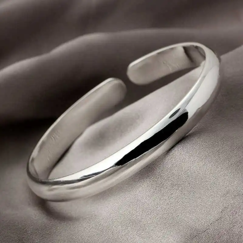smooth chaise bracelet