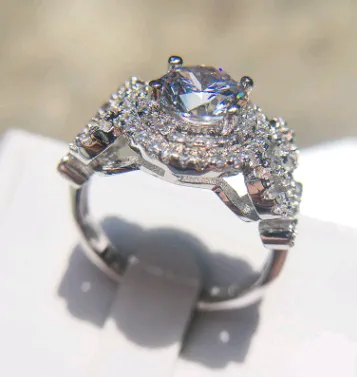 Micro-inlaid diamond luxury European and American couples set ring wedding engagement ring fashion temperament zircon engagement ring