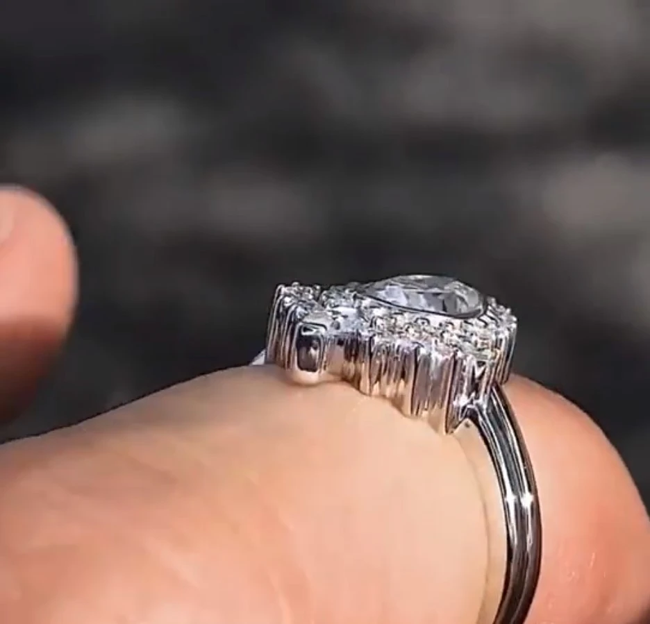 Wish new day does not fall water drop pear shape simulation diamond set ring European beauty crown engagement ring